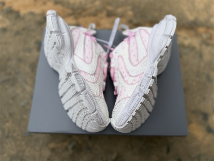 B 17FW Tripe-S High End Sneaker-725