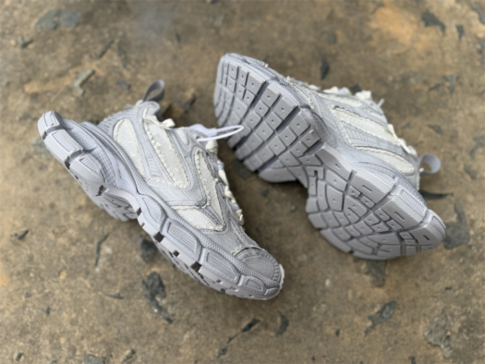 B 17FW Tripe-S High End Sneaker-724