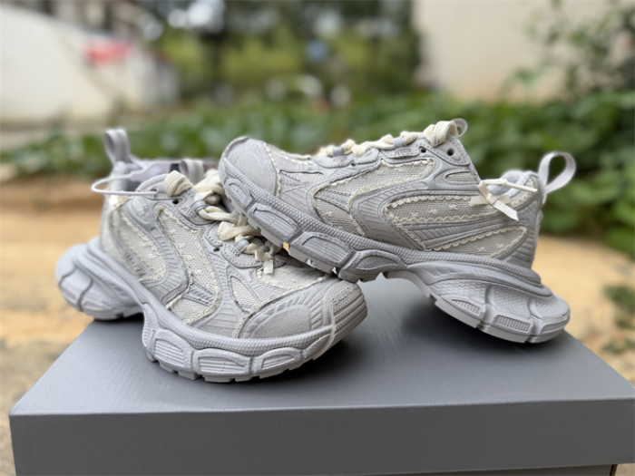 B 17FW Tripe-S High End Sneaker-724