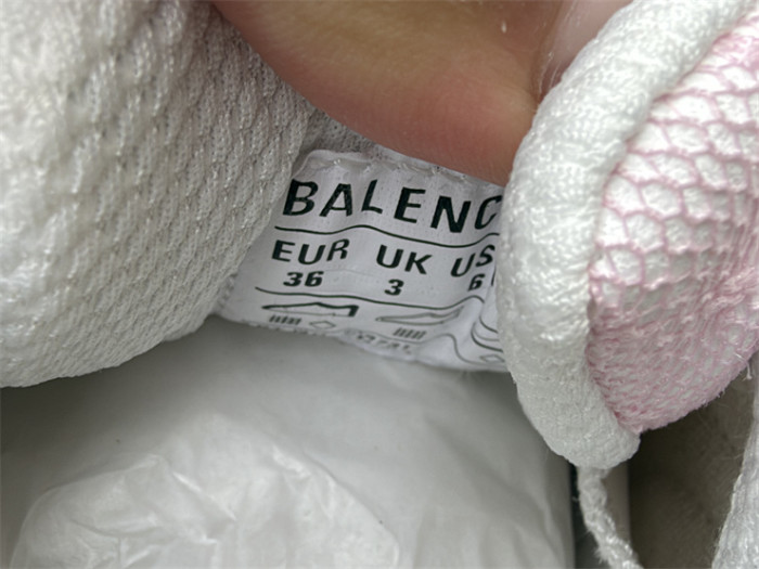 B 17FW Tripe-S High End Sneaker-725