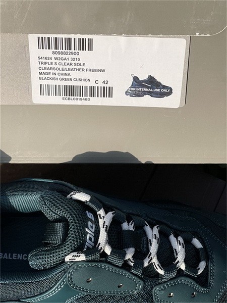 B 17FW Tripe-S High End Sneaker-256