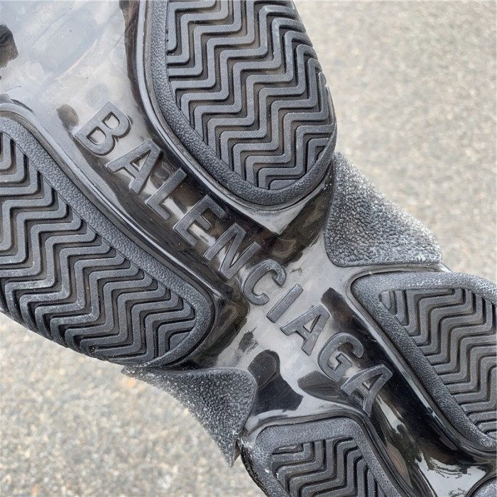 B 17FW Tripe-S High End Sneaker-055