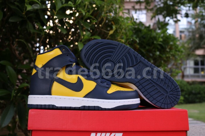 Authentic Nike Dunk High “Michigan”