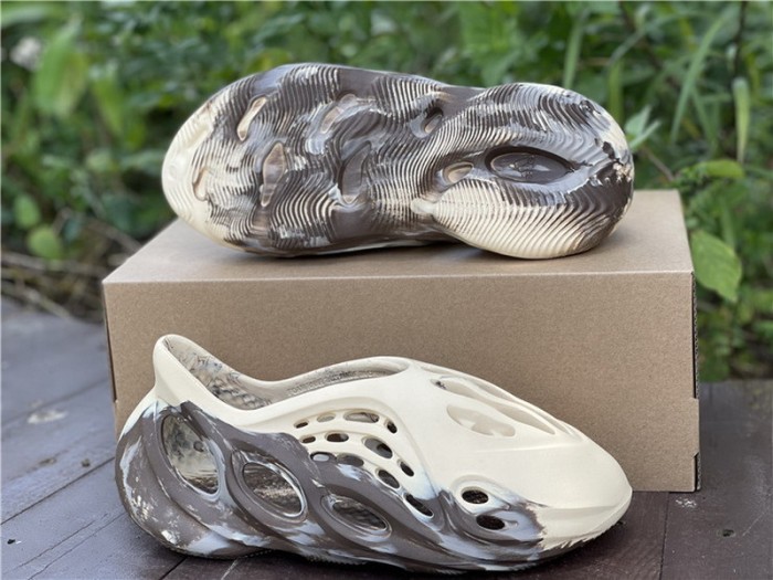 Authentic Yeezy Foam Runner “MX Cream Clay”