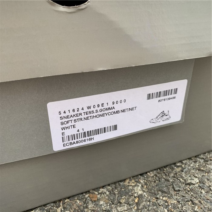 B 17FW Tripe-S High End Sneaker-053