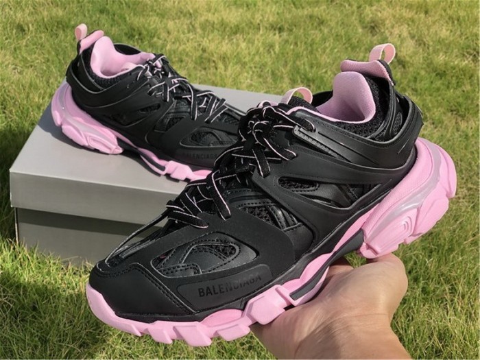 B 17FW Tripe-S High End Sneaker-178