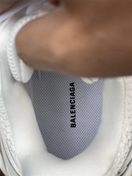 B 17FW Tripe-S High End Sneaker-257