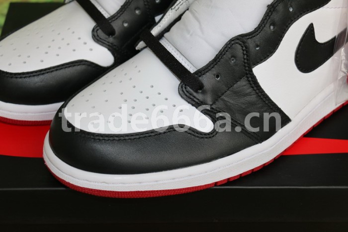 Air Jordan 1 OG High “Black Toe”2016