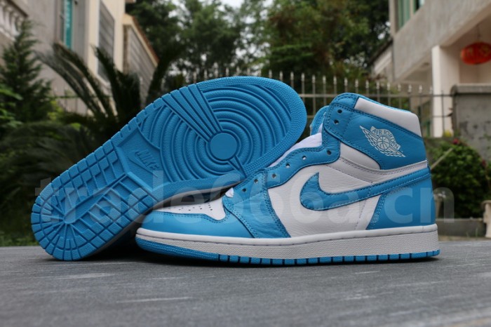 Authentic Air Jordan 1 Retro High OG “UNC”