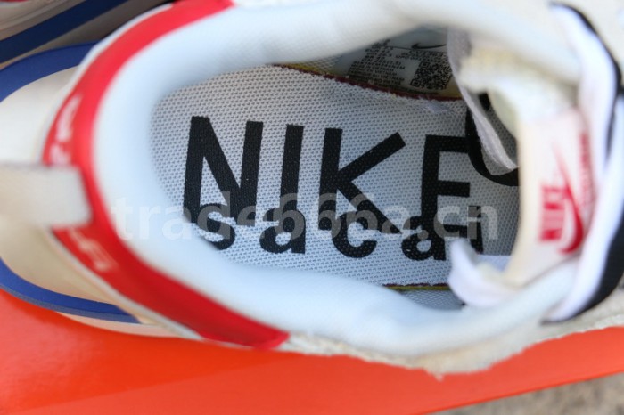 Authentic sacai x Nike VaporWaffle “Royal Fuchsia ”