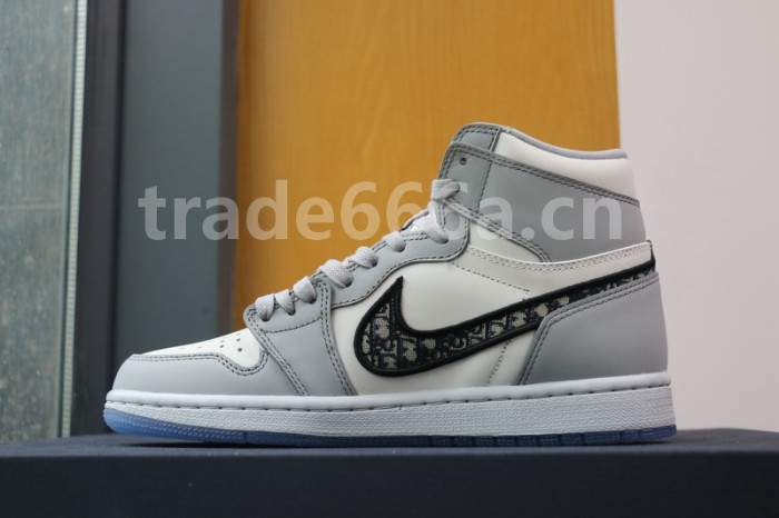 Authentic Dior x Ai Jordan 1 High Top （with dior boxes）