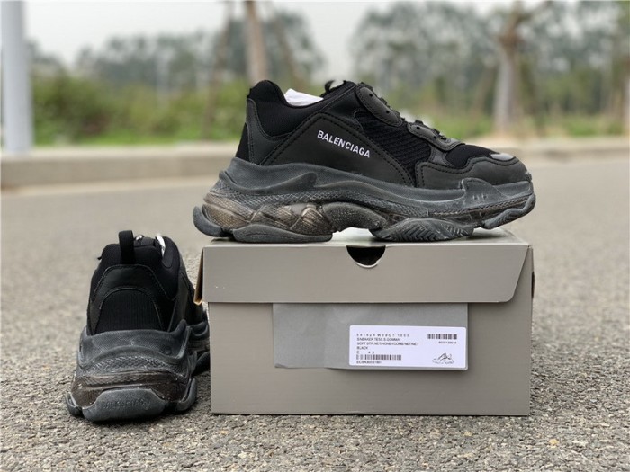 B 17FW Tripe-S High End Sneaker-055