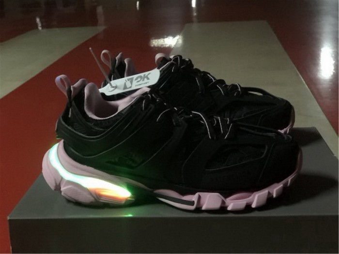 B 17FW Tripe-S High End Sneaker-178