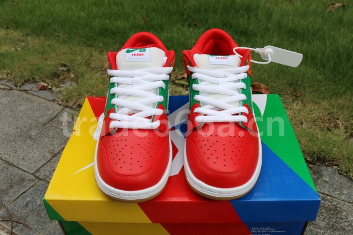 Authentic 7-Eleven x Nike SB Dunk Low