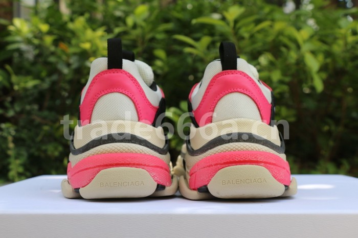 B 17FW Tripe-S High End Sneaker-009