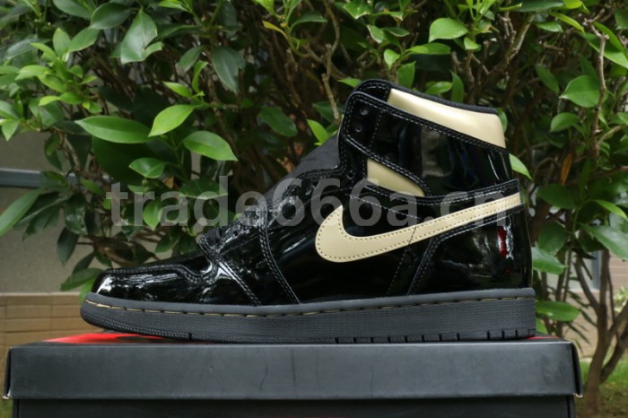 Authentic Air Jordan 1 High “Black Metallic Gold”