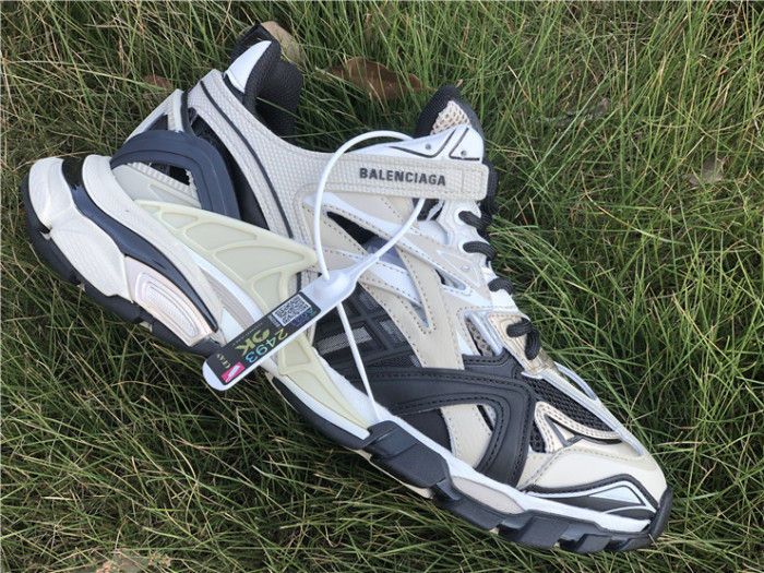 B 17FW Tripe-S High End Sneaker-106