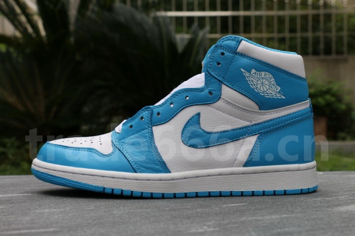 Authentic Air Jordan 1 Retro High OG “UNC”