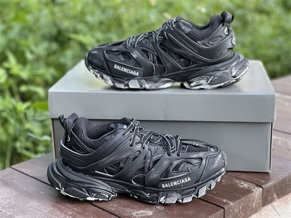 B 17FW Tripe-S High End Sneaker-228