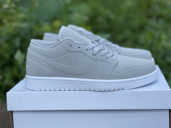 Air Jordan 1 Low “Grey Fog”Women Size