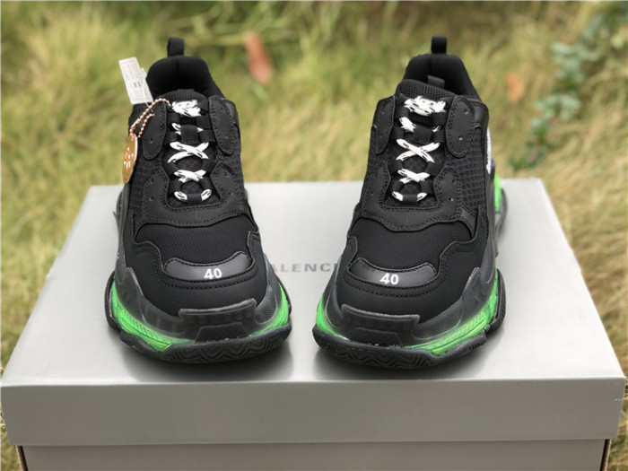 B 17FW Tripe-S High End Sneaker-101