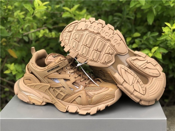 B 17FW Tripe-S High End Sneaker-213