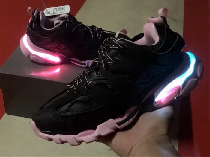 B 17FW Tripe-S High End Sneaker-178