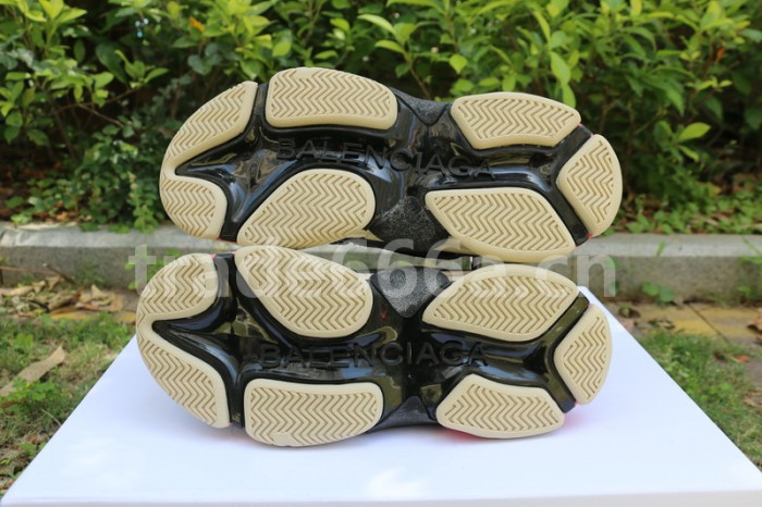 B 17FW Tripe-S High End Sneaker-009