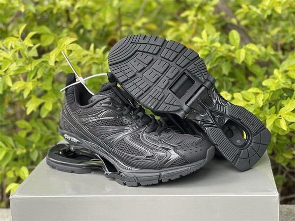 B 17FW Tripe-S High End Sneaker-231