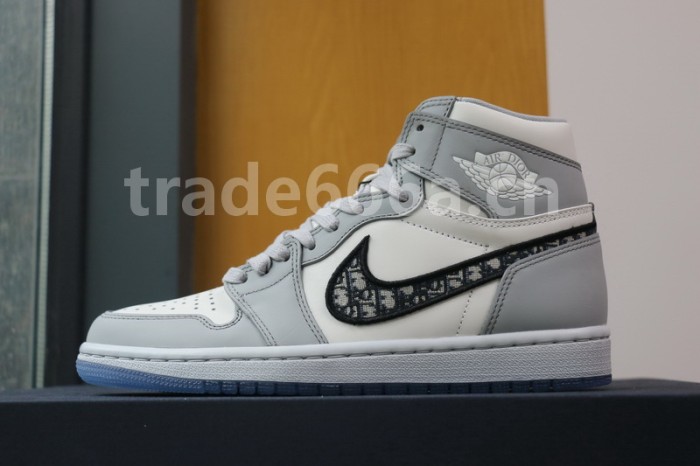 Authentic Dior x Ai Jordan 1 High Top （with dior boxes）