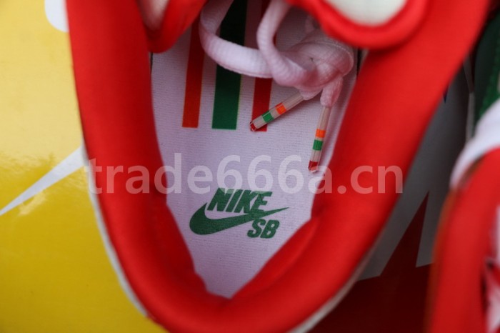 Authentic 7-Eleven x Nike SB Dunk Low