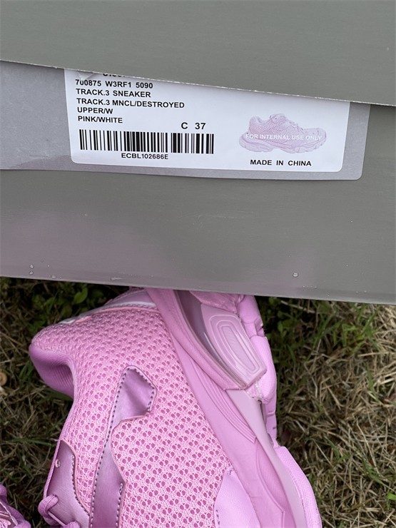 B 17FW Tripe-S High End Sneaker-279