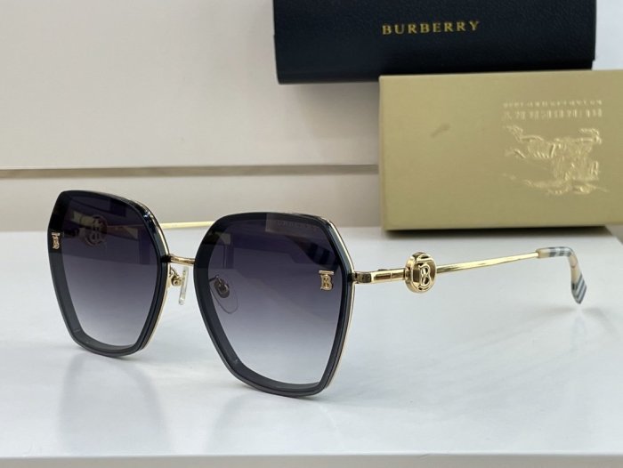 Burberry Sunglasses AAAA-732