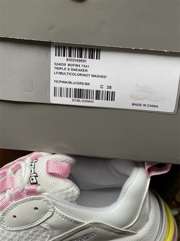 B 17FW Tripe-S High End Sneaker-264