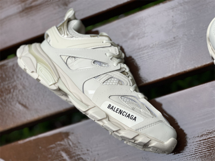 B 17FW Tripe-S High End Sneaker-296