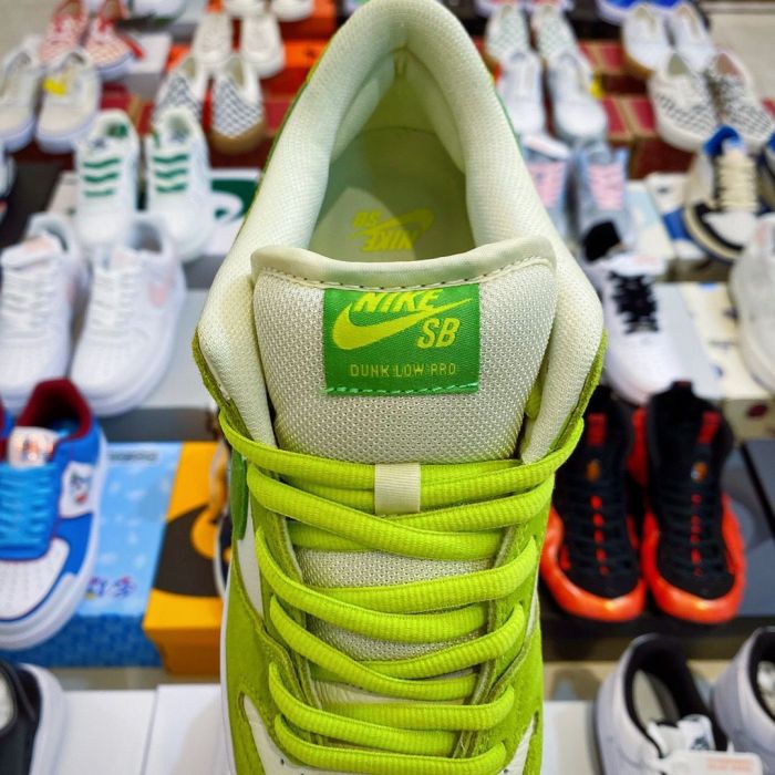 Authentic Nike SB Dunk Low “Green Apple”