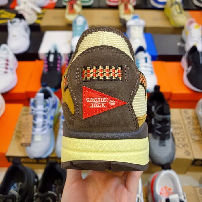 Authentic Travis Scott x Nike Air Max 1 Baroque Bwown