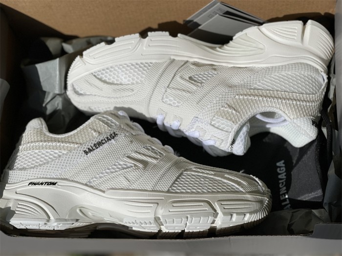 B 17FW Tripe-S High End Sneaker-266