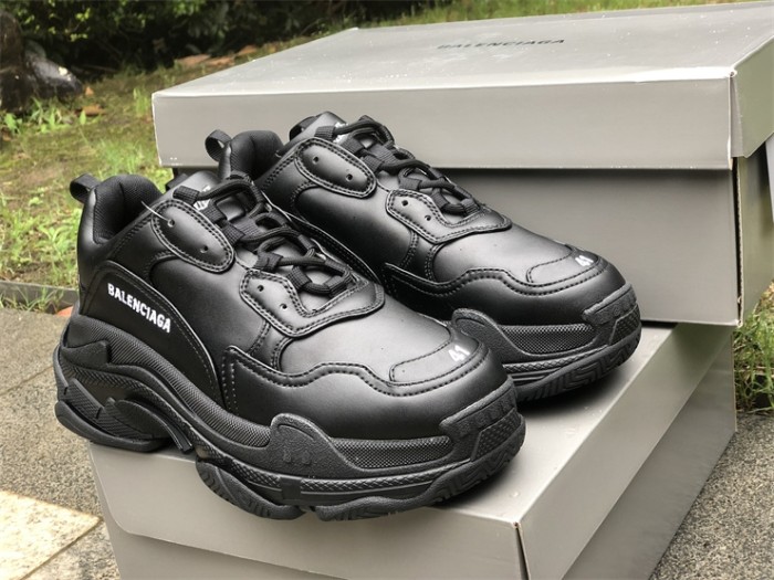 B 17FW Tripe-S High End Sneaker-286