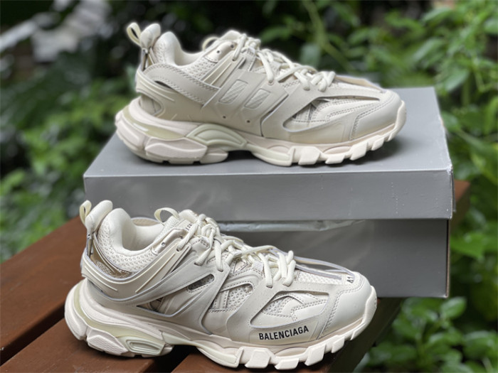 B 17FW Tripe-S High End Sneaker-296