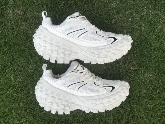 B 17FW Tripe-S High End Sneaker-328