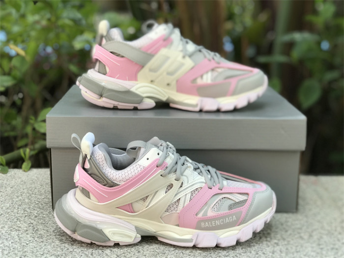 B 17FW Tripe-S High End Sneaker-377