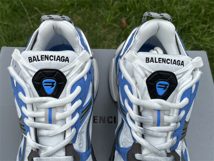 B 17FW Tripe-S High End Sneaker-429