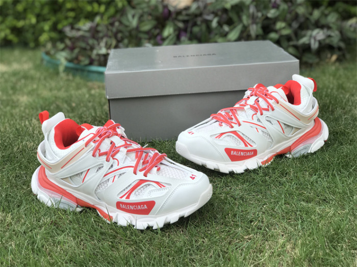 B 17FW Tripe-S High End Sneaker-331