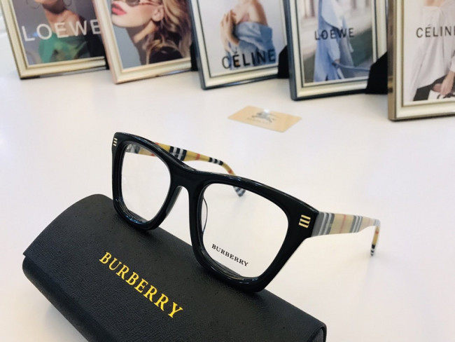 Burberry Sunglasses AAAA-1040