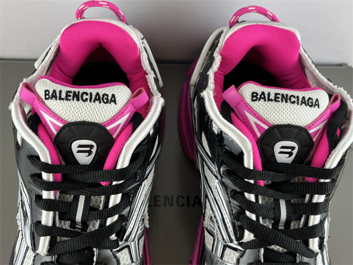 B 17FW Tripe-S High End Sneaker-417