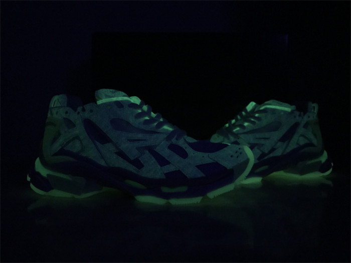 B 17FW Tripe-S High End Sneaker-333