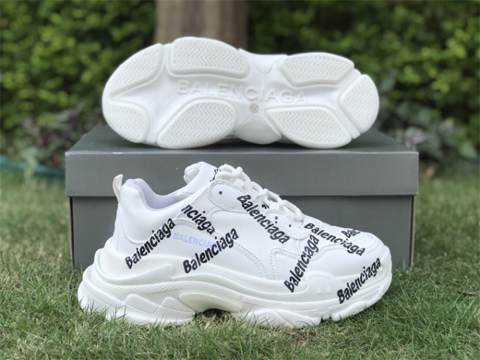 B 17FW Tripe-S High End Sneaker-330