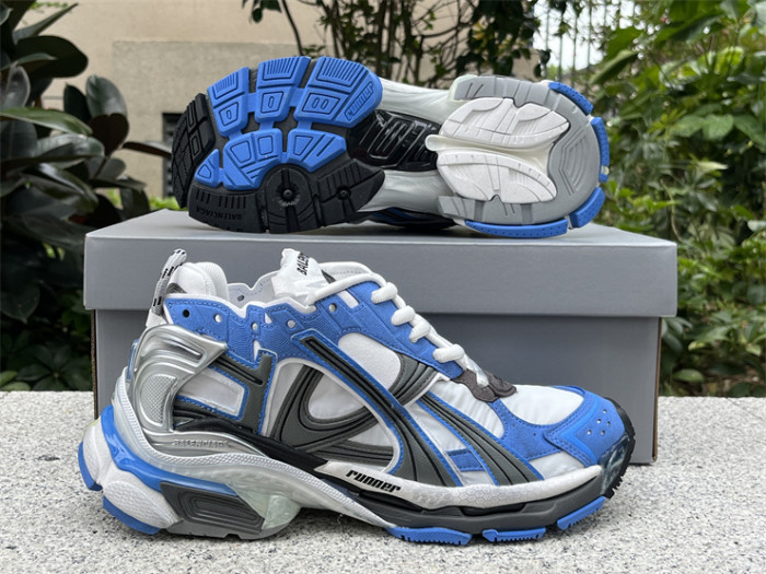 B 17FW Tripe-S High End Sneaker-429