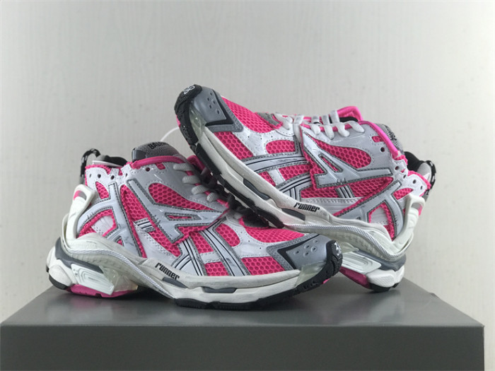 B 17FW Tripe-S High End Sneaker-332